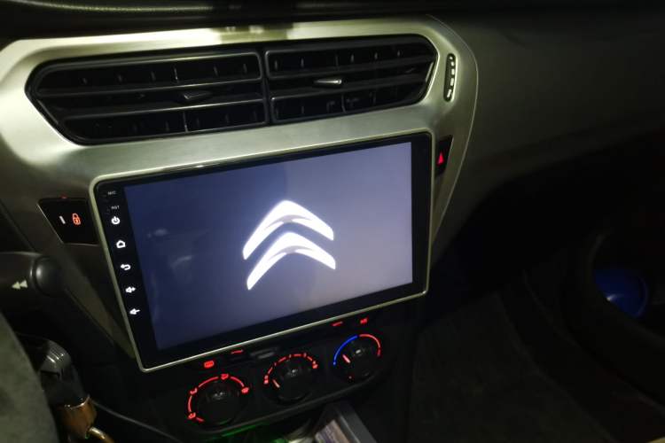 Used Citroen Elysee 2015 Zhishang Edition 1.6L Manual Fashion Model Audio And AC Panel
