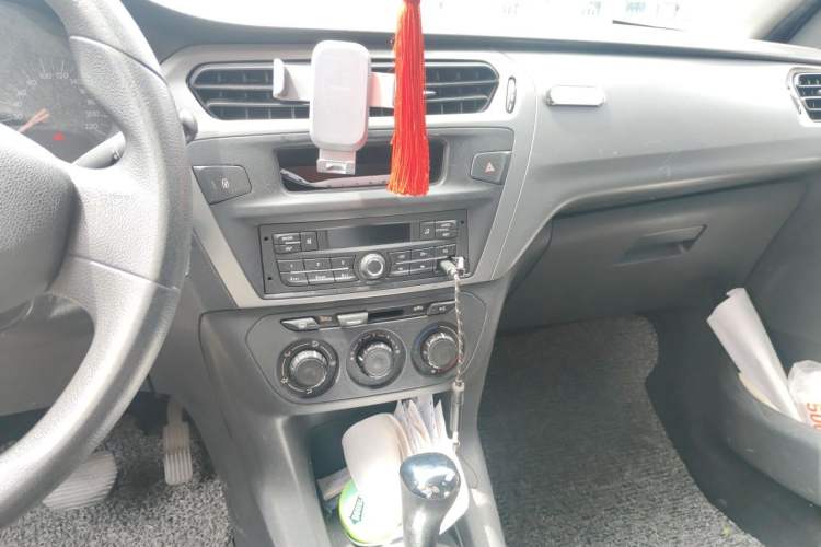 Used Citroen Elysee 2015 Qishang Edition 1.6L Automatic Fashion Model Audio And AC Panel