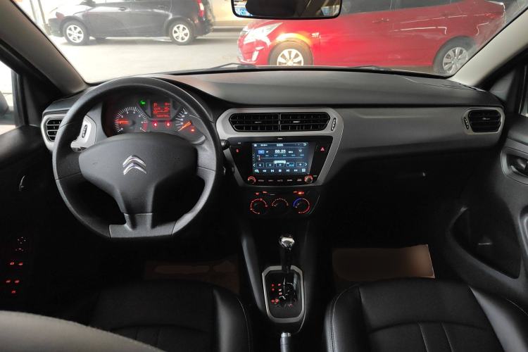 Used Citroen Elysee 2015 Qishang Edition 1.6L Automatic Fashion Model Center Console