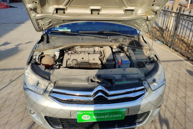 Used Citroen Elysee 2015 Zhishang Edition 1.6L Manual Fashion Model Engine Bay