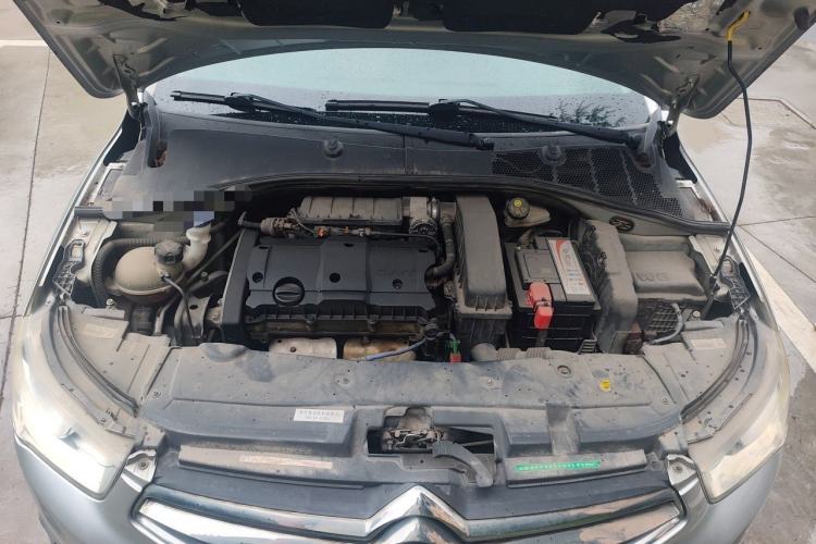 Used Citroen Elysee 2015 Zhishang Edition 1.6L Manual Fashion Model Engine Bay