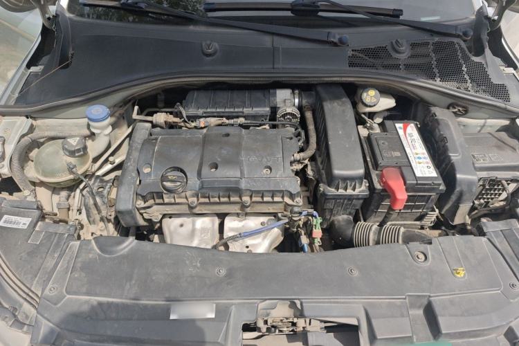 Used Citroen Elysee 2015 Zhishang Edition 1.6L Manual Fashion Model Engine Bay