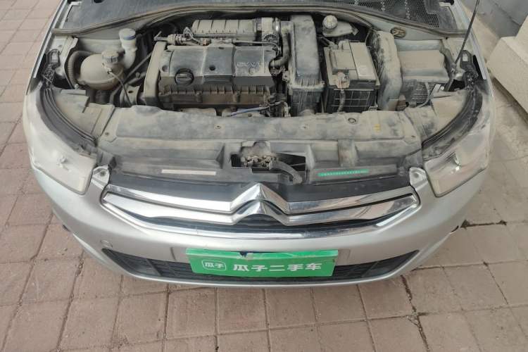 Used Citroen Elysee 2015 Zhishang Edition 1.6L Manual Fashion Model Engine Bay