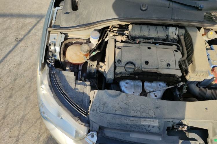 Used Citroen Elysee 2015 Zhishang Edition 1.6L Manual Fashion Model Engine Bay Right