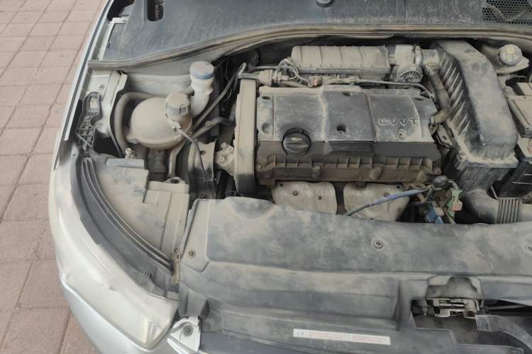 Used Citroen Elysee 2015 Zhishang Edition 1.6L Manual Fashion Model Engine Bay Right