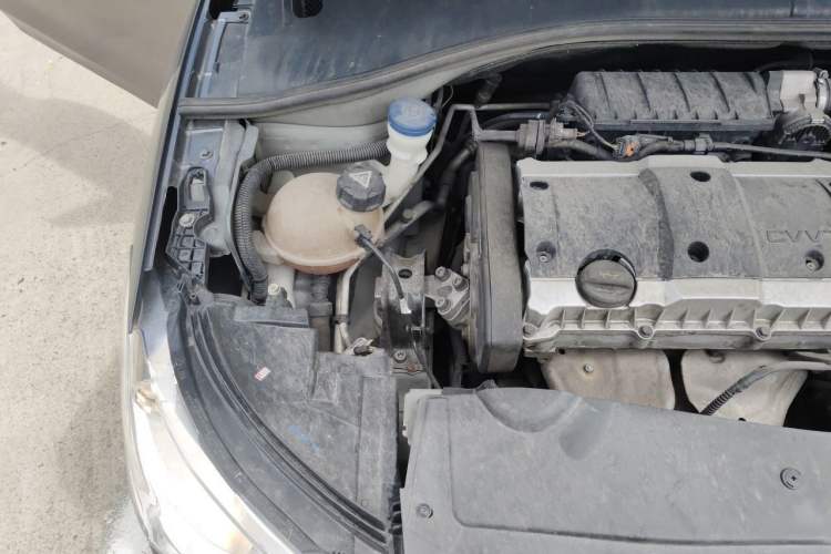 Used Citroen Elysee 2015 Qishang Edition 1.6L Automatic Fashion Model Engine Bay Right
