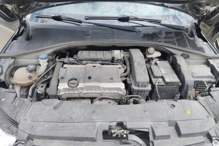 Used Citroen Elysee 2015 Qishang Edition 1.6L Automatic Fashion Model Engine Bay