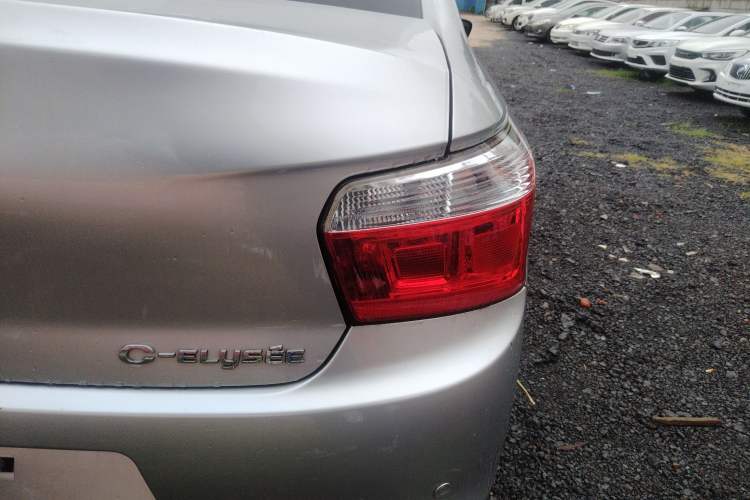 Used Citroen Elysee 2015 Qishang Edition 1.6L Automatic Fashion Model Exterior 6