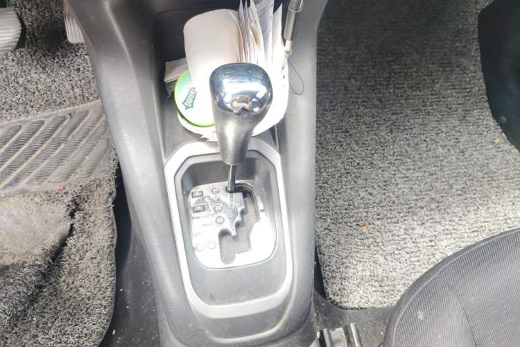 Used Citroen Elysee 2015 Qishang Edition 1.6L Automatic Fashion Model Gear Lever