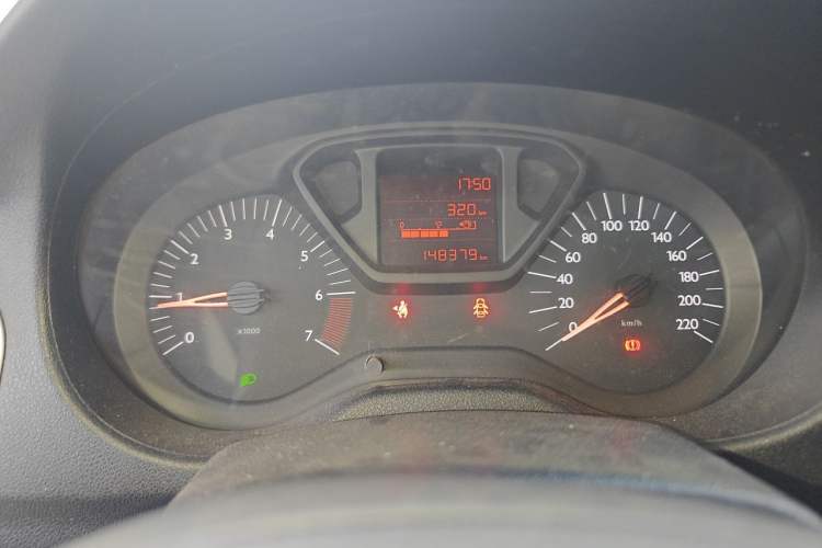 Used Citroen Elysee 2015 Zhishang Edition 1.6L Manual Fashion Model Instrument Cluster