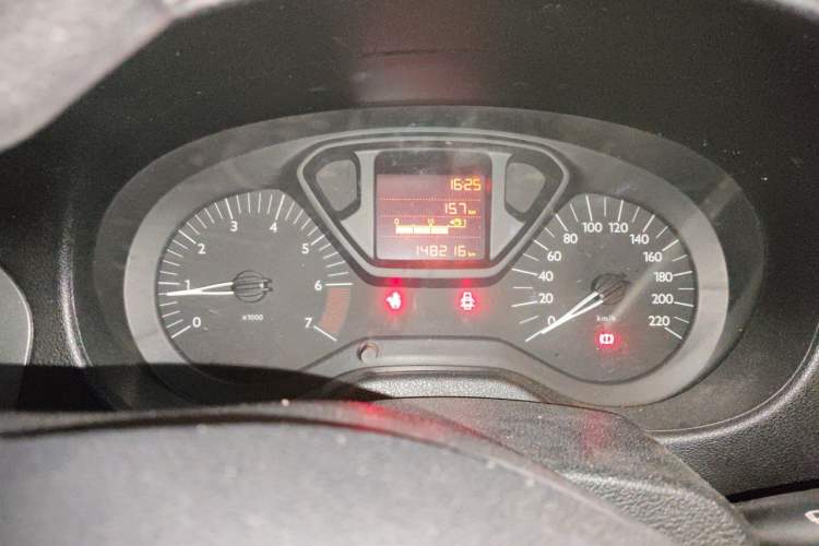 Used Citroen Elysee 2015 Zhishang Edition 1.6L Manual Fashion Model Instrument Cluster