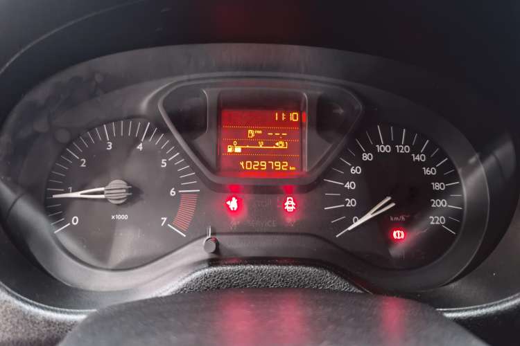 Used Citroen Elysee 2015 Zhishang Edition 1.6L Manual Fashion Model Instrument Cluster