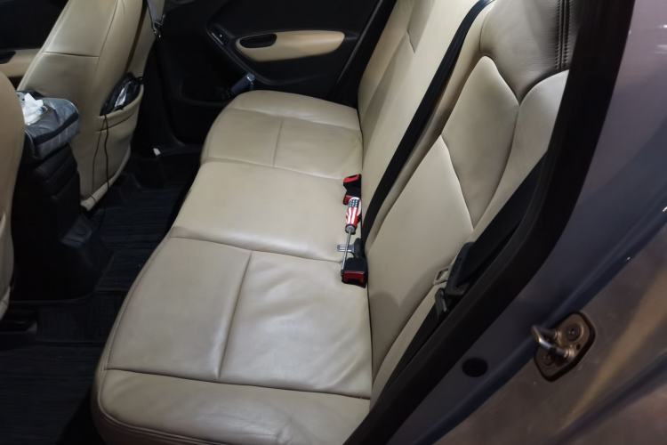 Used Citroen Elysee 2015 Zhishang Edition 1.6L Manual Fashion Model Left Rear Seat