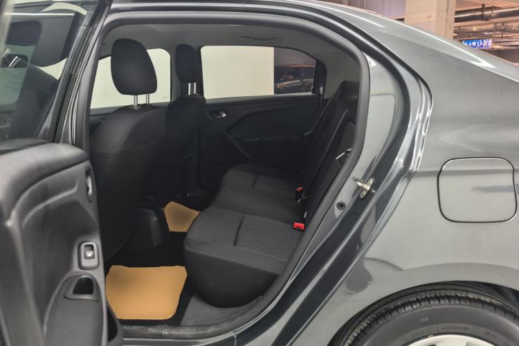 Used Citroen Elysee 2015 Zhishang Edition 1.6L Manual Fashion Model Left Rear Seat