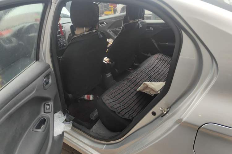 Used Citroen Elysee 2015 Zhishang Edition 1.6L Manual Fashion Model Left Rear Seat