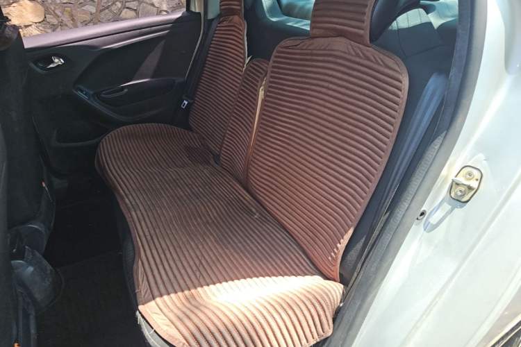 Used Citroen Elysee 2015 Zhishang Edition 1.6L Manual Fashion Model Left Rear Seat