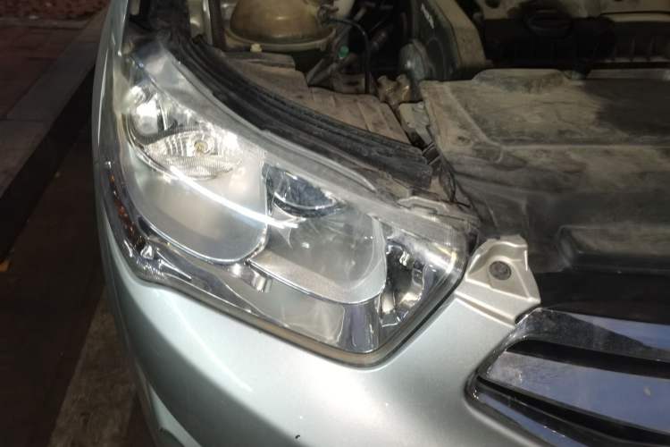 Used Citroen Elysee 2015 Zhishang Edition 1.6L Manual Fashion Model Right Front Headlight