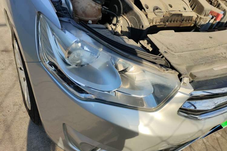 Used Citroen Elysee 2015 Zhishang Edition 1.6L Manual Fashion Model Right Front Headlight