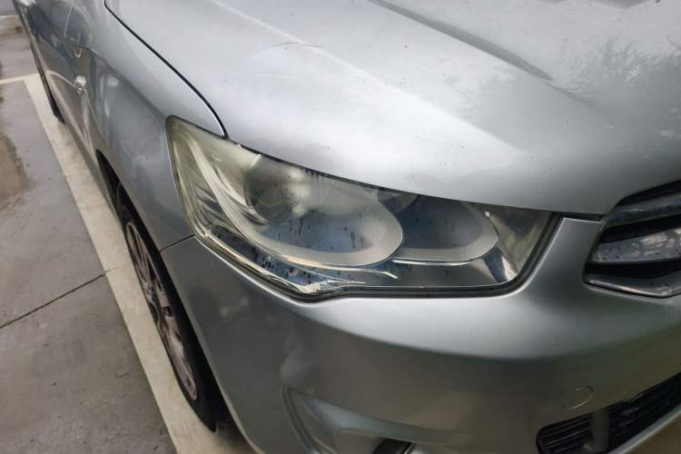 Used Citroen Elysee 2015 Zhishang Edition 1.6L Manual Fashion Model Right Front Headlight