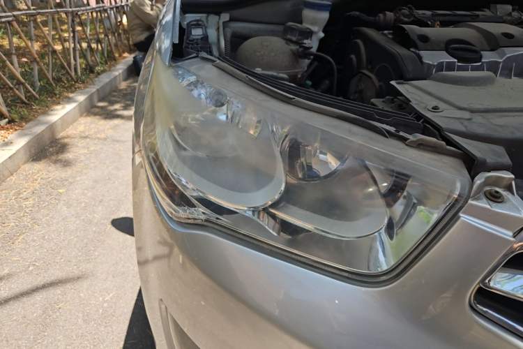 Used Citroen Elysee 2015 Zhishang Edition 1.6L Manual Fashion Model Right Front Headlight