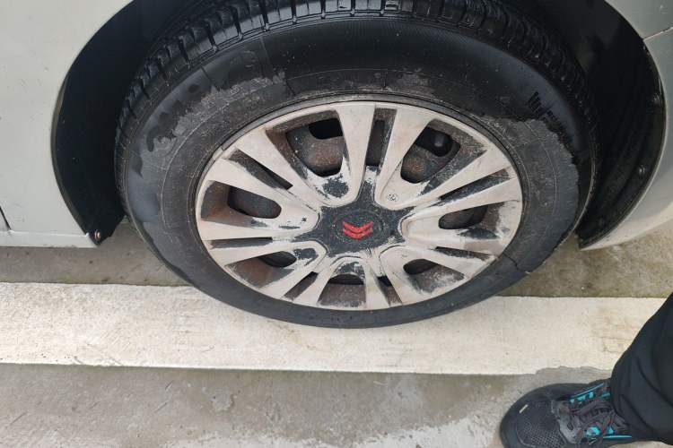 Used Citroen Elysee 2015 Zhishang Edition 1.6L Manual Fashion Model Right Front Wheel Hub
