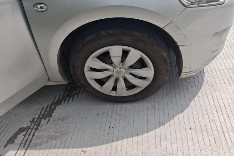 Used Citroen Elysee 2015 Zhishang Edition 1.6L Manual Fashion Model Right Front Wheel Hub