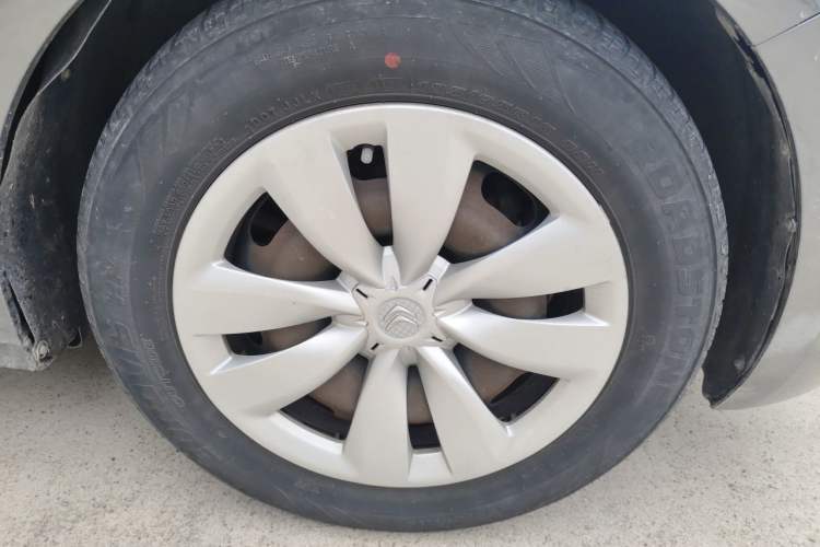 Used Citroen Elysee 2015 Qishang Edition 1.6L Automatic Fashion Model Right Front Wheel Hub