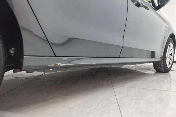 Used Citroen Elysee 2015 Zhishang Edition 1.6L Manual Fashion Model Right Side Sill