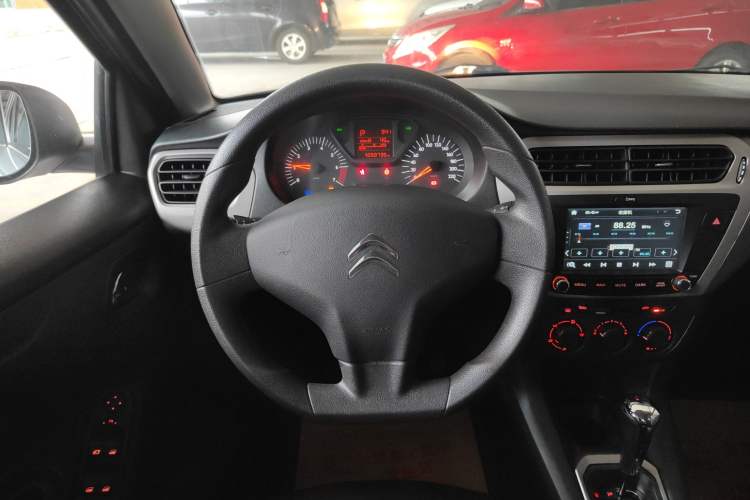 Used Citroen Elysee 2015 Qishang Edition 1.6L Automatic Fashion Model Steering Wheel
