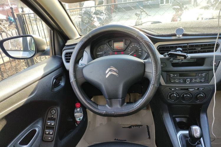 Used Citroen Elysee 2015 Zhishang Edition 1.6L Manual Fashion Model Steering Wheel