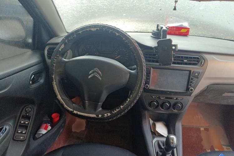 Used Citroen Elysee 2015 Zhishang Edition 1.6L Manual Fashion Model Steering Wheel