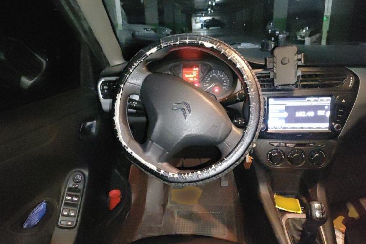 Used Citroen Elysee 2015 Zhishang Edition 1.6L Manual Fashion Model Steering Wheel