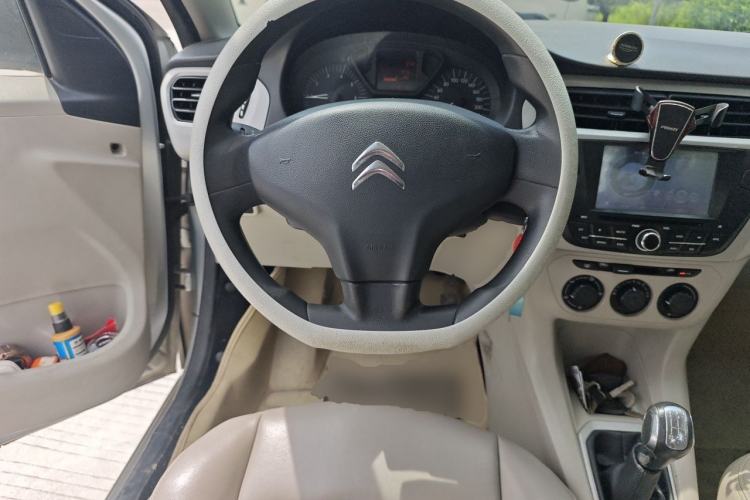 Used Citroen Elysee 2015 Zhishang Edition 1.6L Manual Fashion Model Steering Wheel