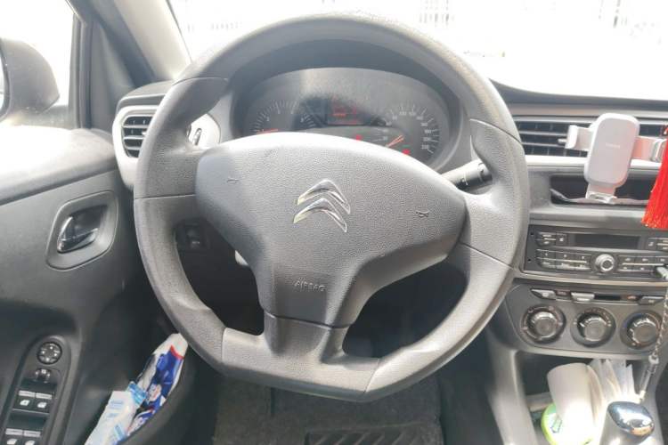 Used Citroen Elysee 2015 Qishang Edition 1.6L Automatic Fashion Model Steering Wheel