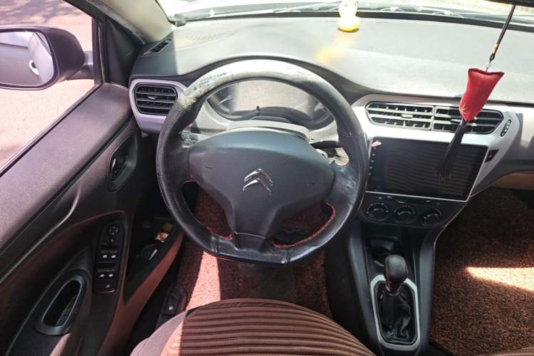 Used Citroen Elysee 2015 Zhishang Edition 1.6L Manual Fashion Model Steering Wheel