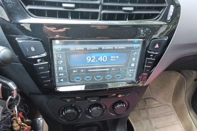 Used Citroen Elysee 2015 Qishang Edition 1.6L Automatic Fashion Model Audio And AC Panel