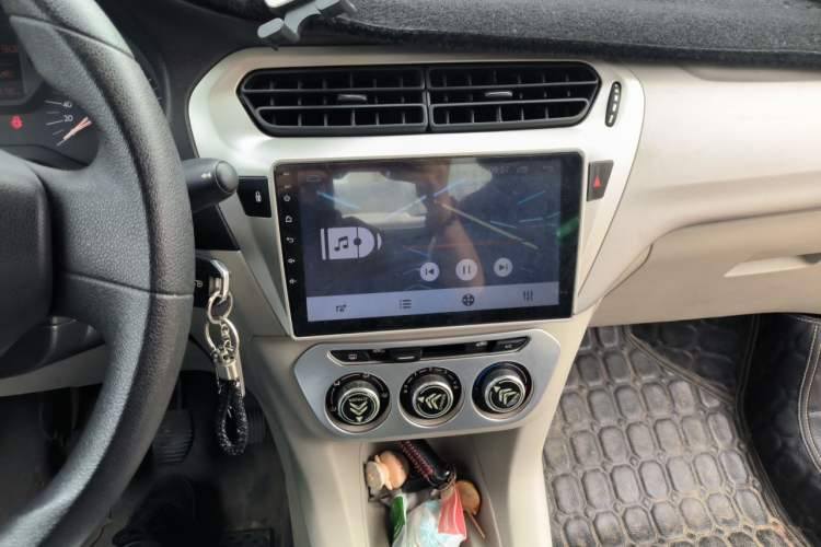 Used Citroen Elysee 2015 Zhishang Edition 1.6L Manual Fashion Model Audio And AC Panel
