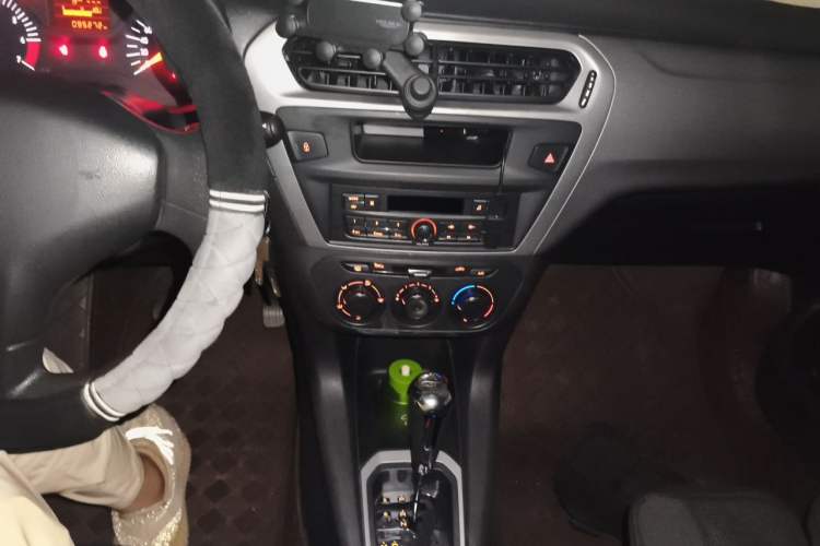 Used Citroen Elysee 2015 Qishang Edition 1.6L Automatic Fashion Model Audio And AC Panel