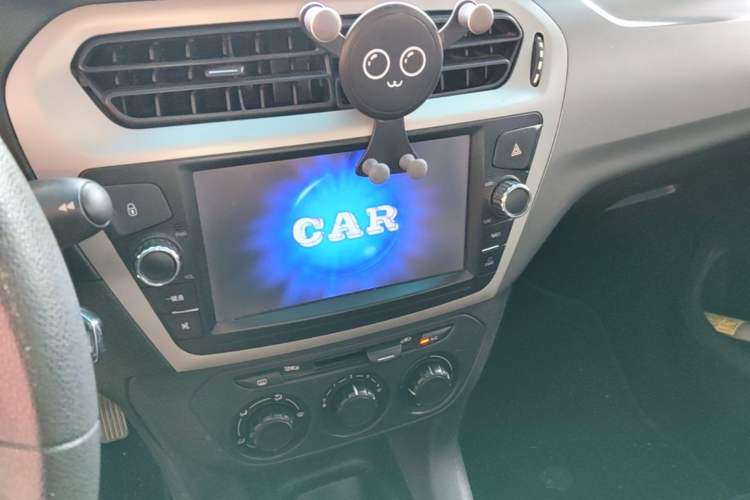 Used Citroen Elysee 2015 Zhishang Edition 1.6L Manual Fashion Model Audio And AC Panel
