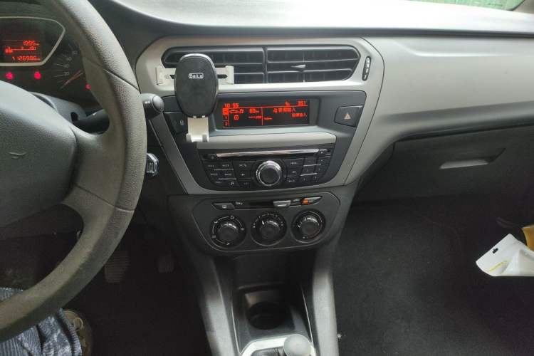 Used Citroen Elysee 2015 ZhiShang Edition 1.6L Manual Comfort Model Audio And AC Panel