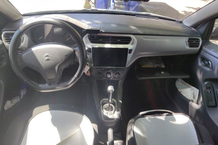 Used Citroen Elysee 2015 Qishang Edition 1.6L Automatic Fashion Model Center Console