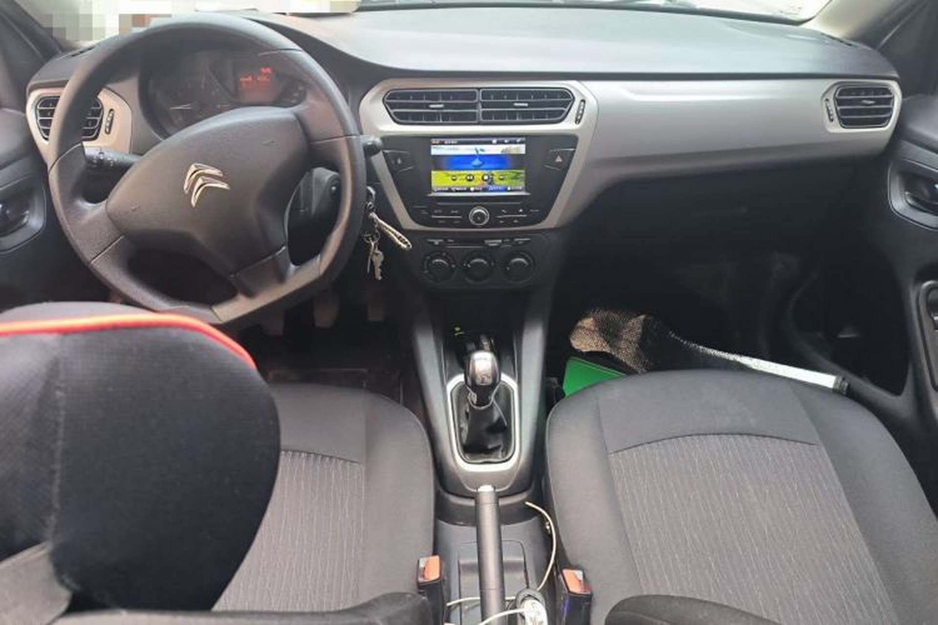 Used Citroen Elysee 2015 Zhishang Edition 1.6L Manual Fashion Model Center Console
