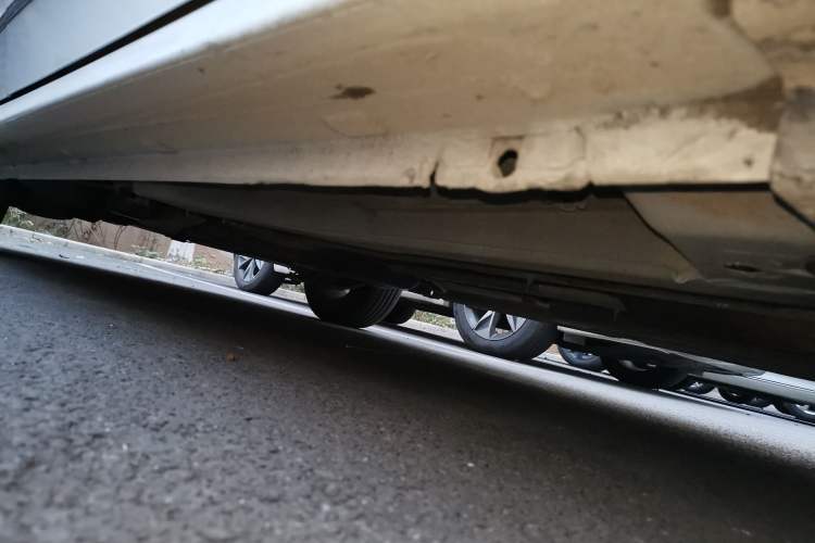 Used Citroen Elysee 2015 ZhiShang Edition 1.6L Automatic Comfort Version Chassis Front Right