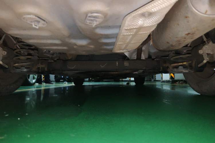Used Citroen Elysee 2015 Zhishang Edition 1.6L Manual Fashion Model Chassis Rear