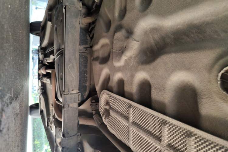Used Citroen Elysee 2015 Zhishang Edition 1.6L Manual Fashion Model Chassis Rear