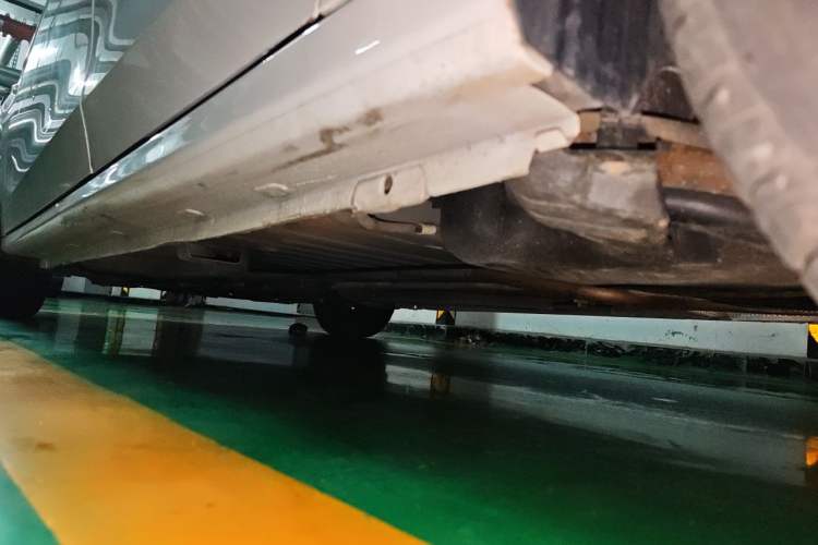 Used Citroen Elysee 2015 Zhishang Edition 1.6L Manual Fashion Model Chassis Rear Left