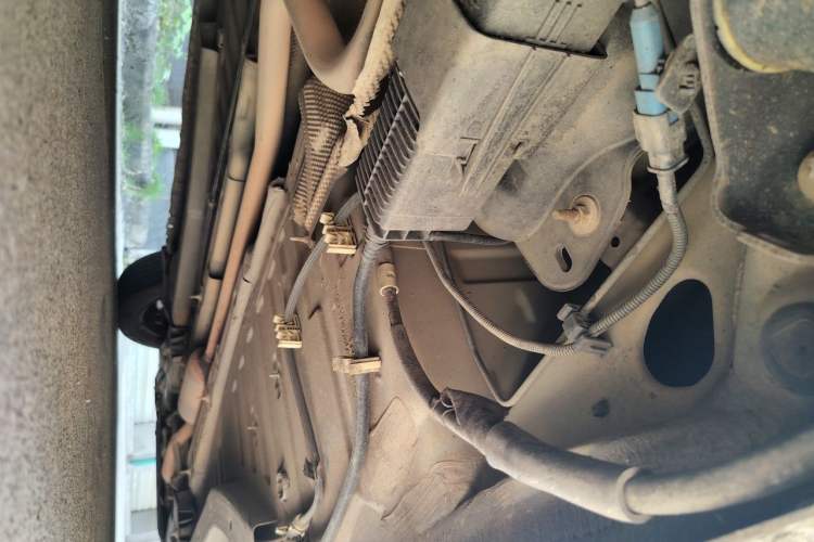 Used Citroen Elysee 2015 Zhishang Edition 1.6L Manual Fashion Model Chassis Rear Right