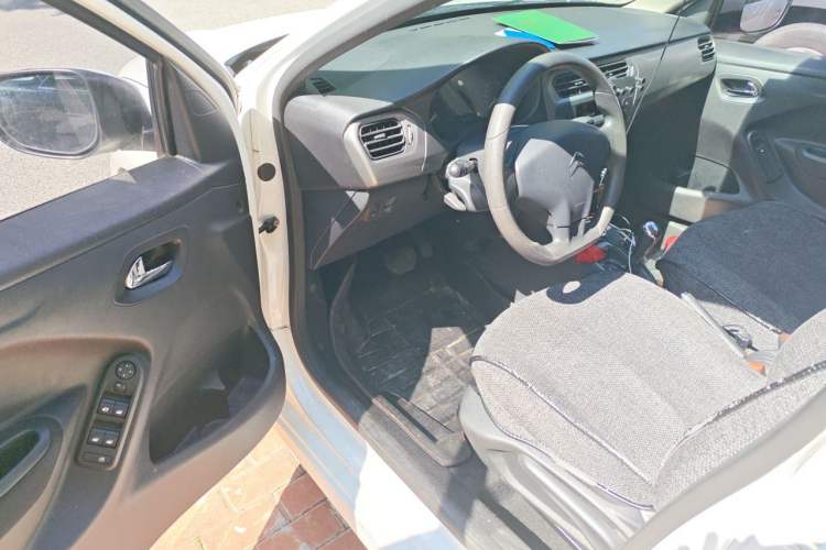 Used Citroen Elysee 2015 Qishang Edition 1.6L Automatic Fashion Model Driver Seat