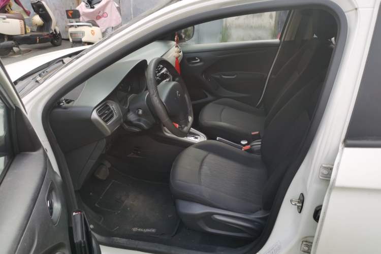 Used Citroen Elysee 2015 Qishang Edition 1.6L Automatic Fashion Model Driver Seat