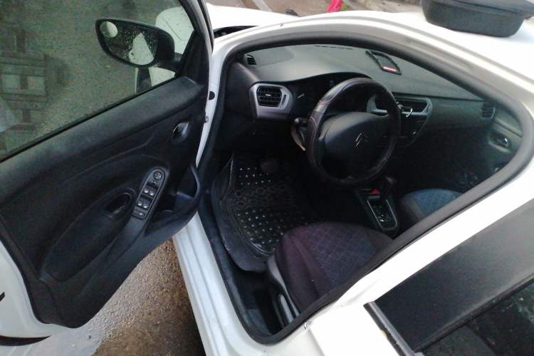 Used Citroen Elysee 2015 Qishang Edition 1.6L Automatic Fashion Model Driver Seat